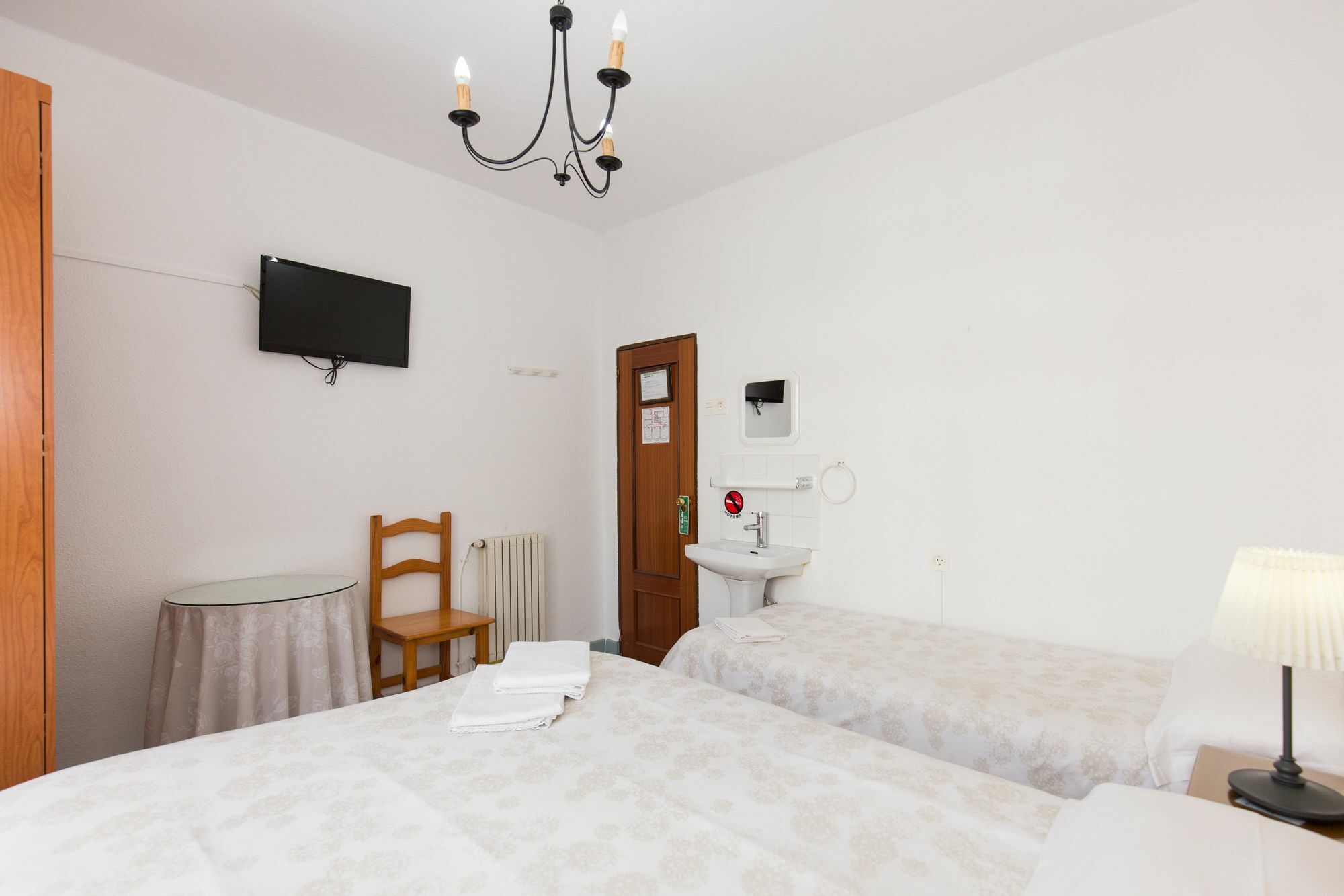 Pension Mesones Granada Exterior photo